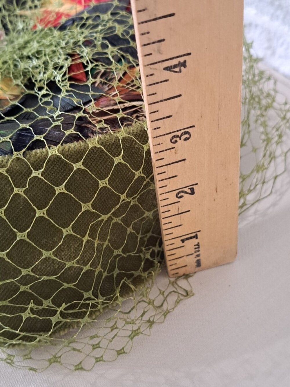 Vintage Pillbox Hat Green Pheasant Feather Multicolor Netting Retro Womens OS - Picture 11 of 11